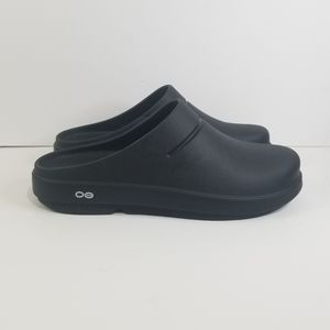 OOFOS Ooclog Unisex Therapeutic Slip- Ons